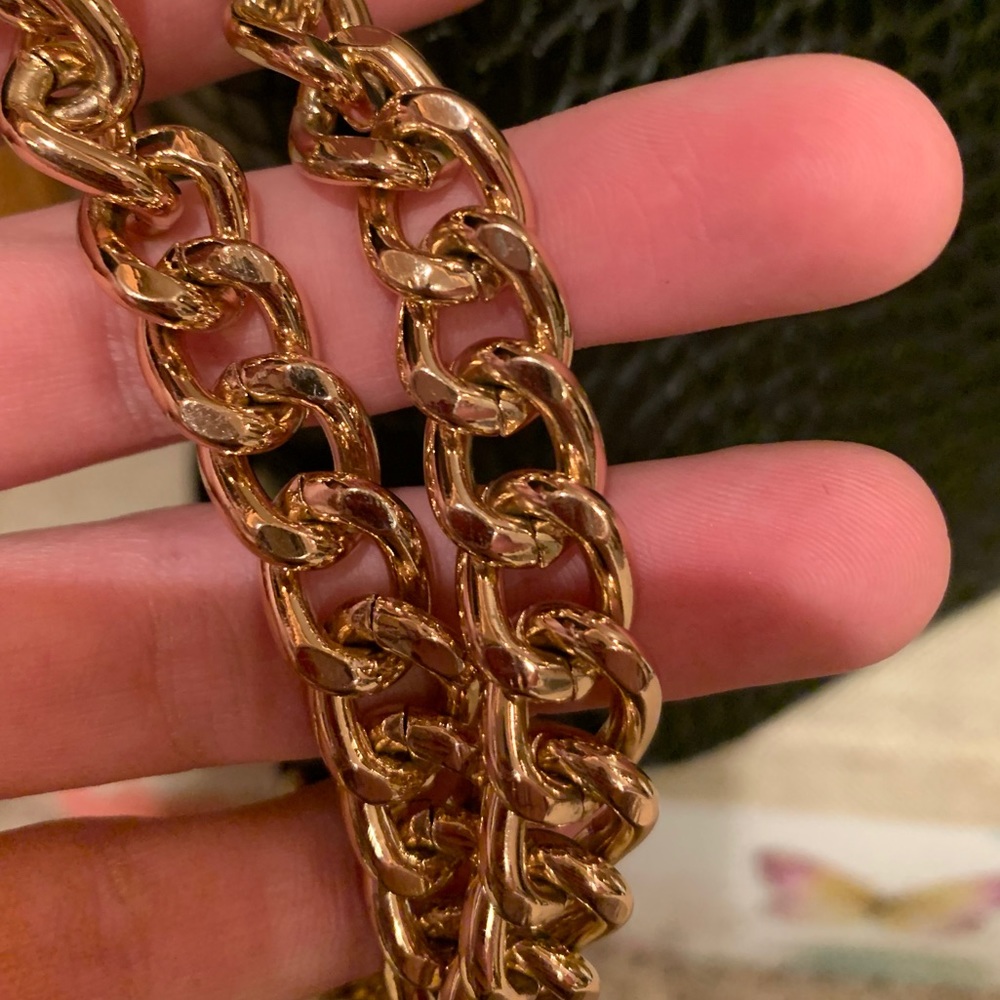 EUC Leather Crossbody Purse w/ Gold Chain ✨ - Picture 15 of 15
